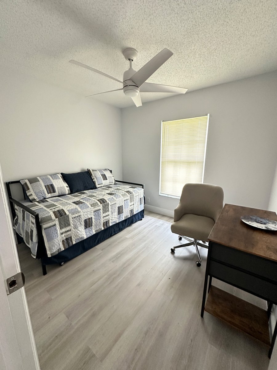 Bedroom 3/Mini Office