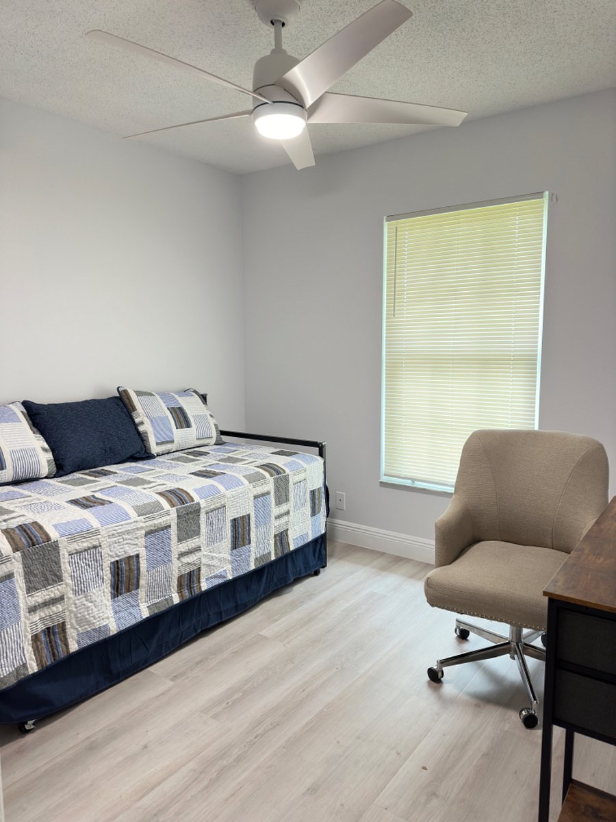 Bedroom 3/Mini Office