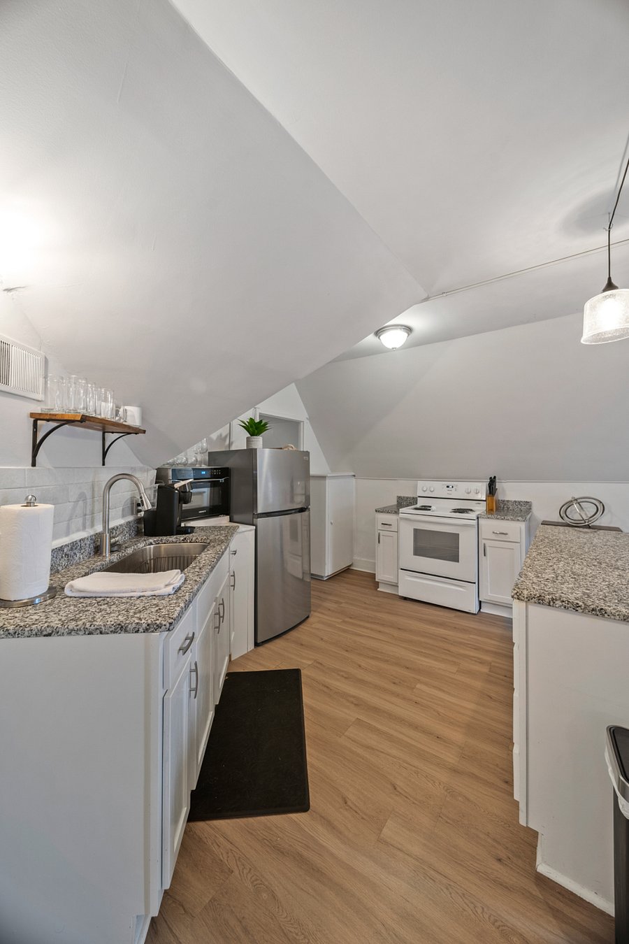Furnished Finder property 721690_1 photo 6