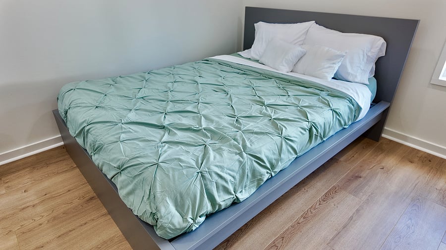 XL Full Bed- Sleeps 2