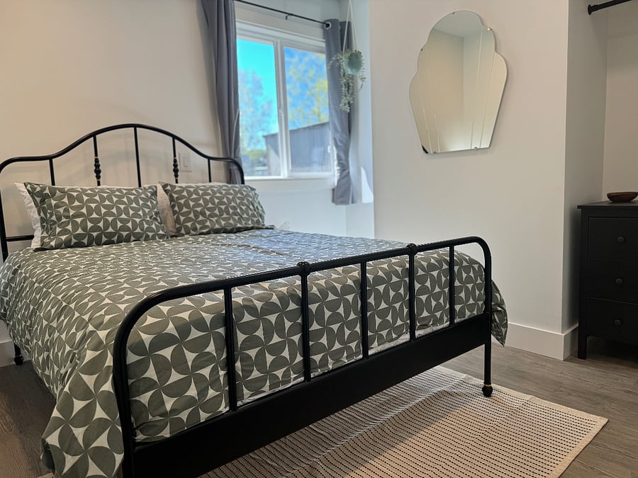 Bedroom 2 with Queen Bed