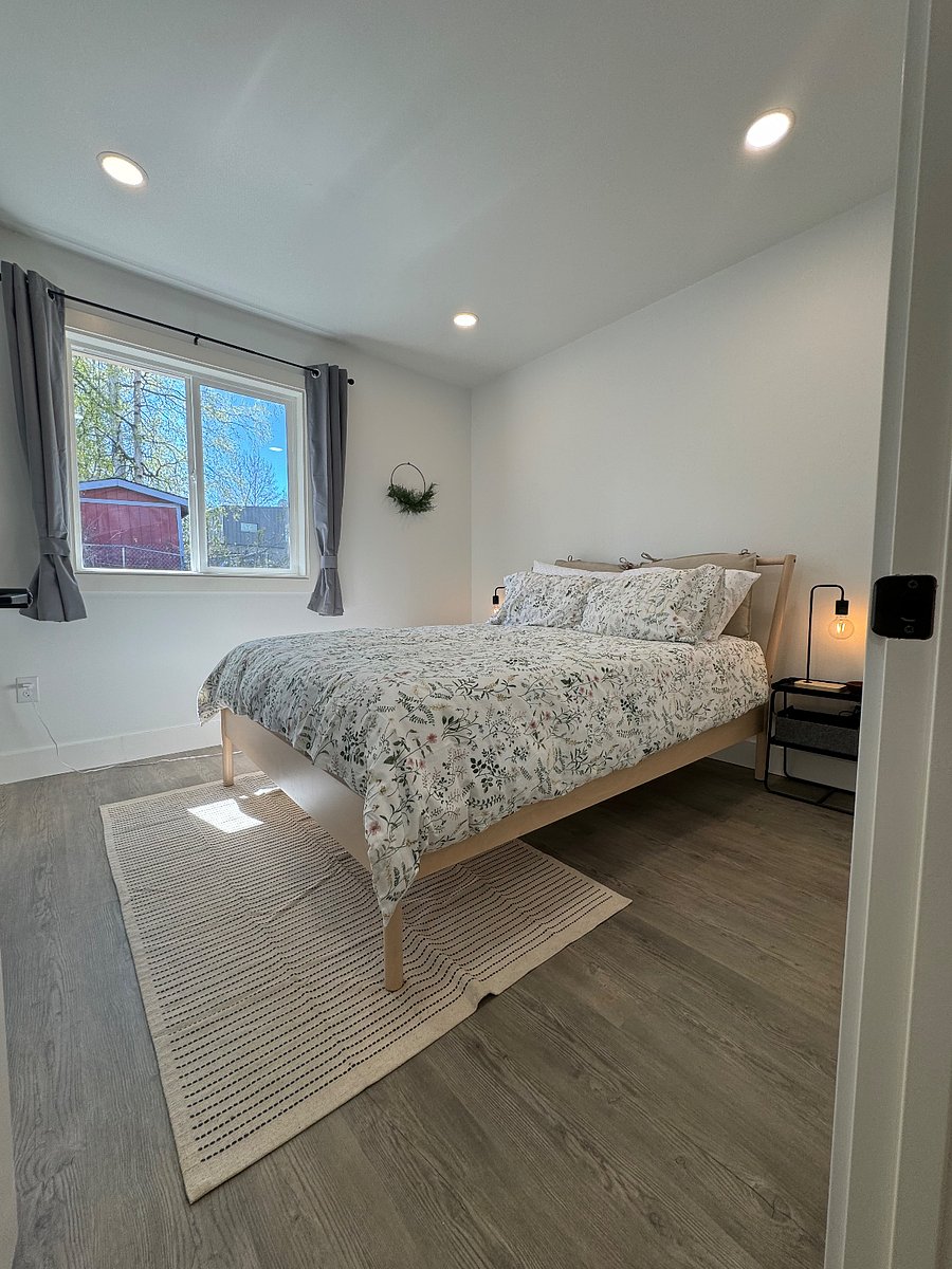 Bedroom 1 with Queen Bed