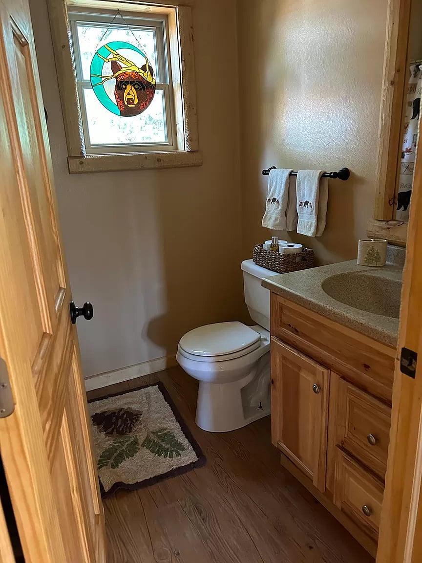 1 bathroom with shower