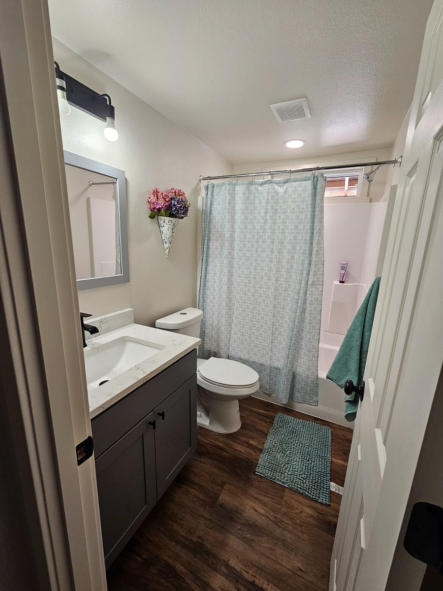 Guest bathroom in hallway