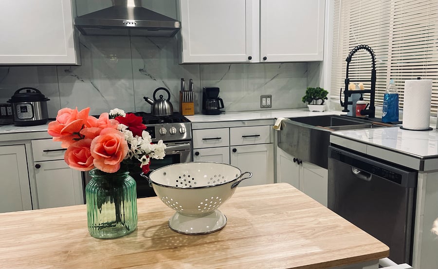 Kitchen with amenities