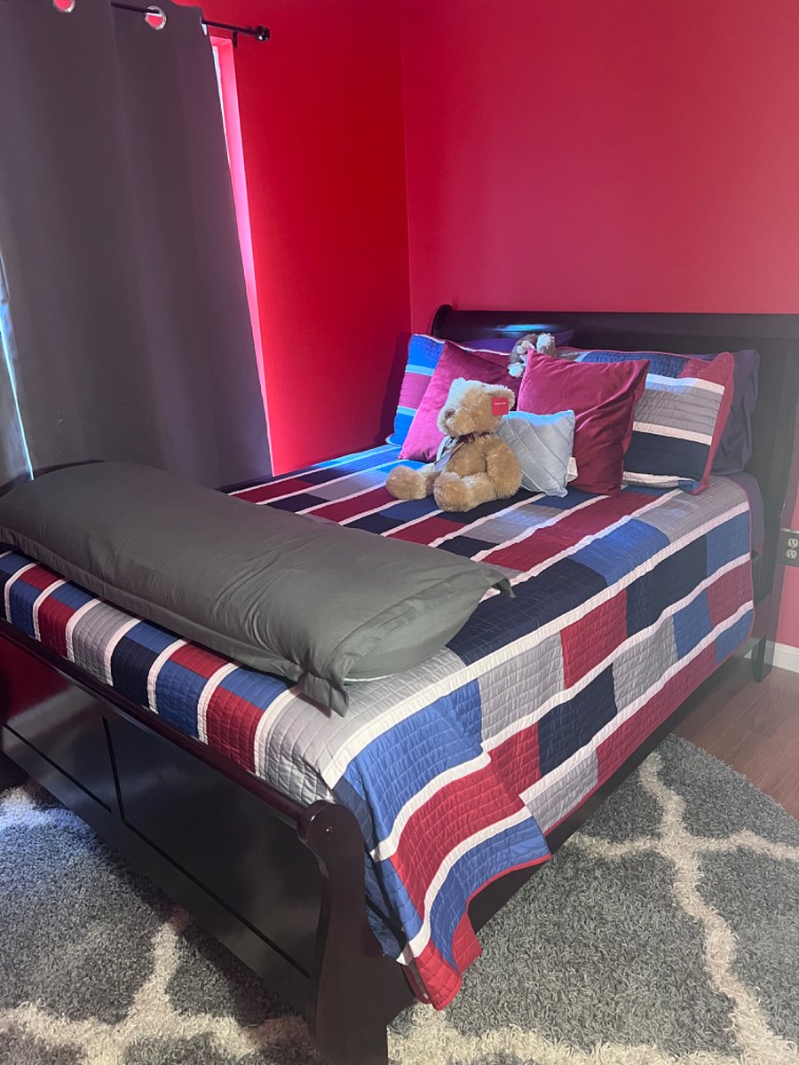 2nd Bedroom w Full Bed