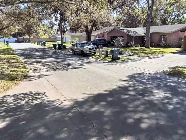 Tree lined privacy, yet close to everything Tampa has to offer