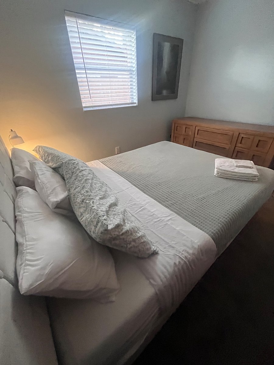 Queen bedroom