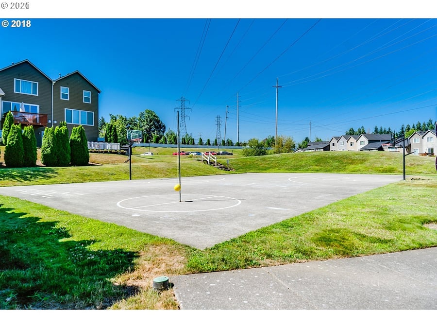 Recreation court with basketball