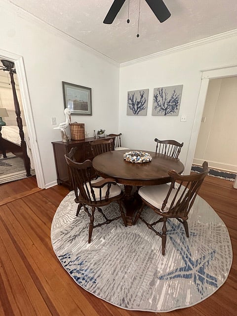 Dining rooms, chairs to seat 6