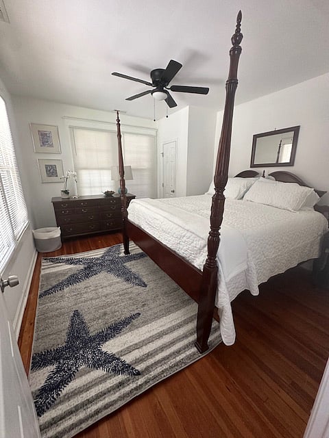 High end mattress, king poster bed
