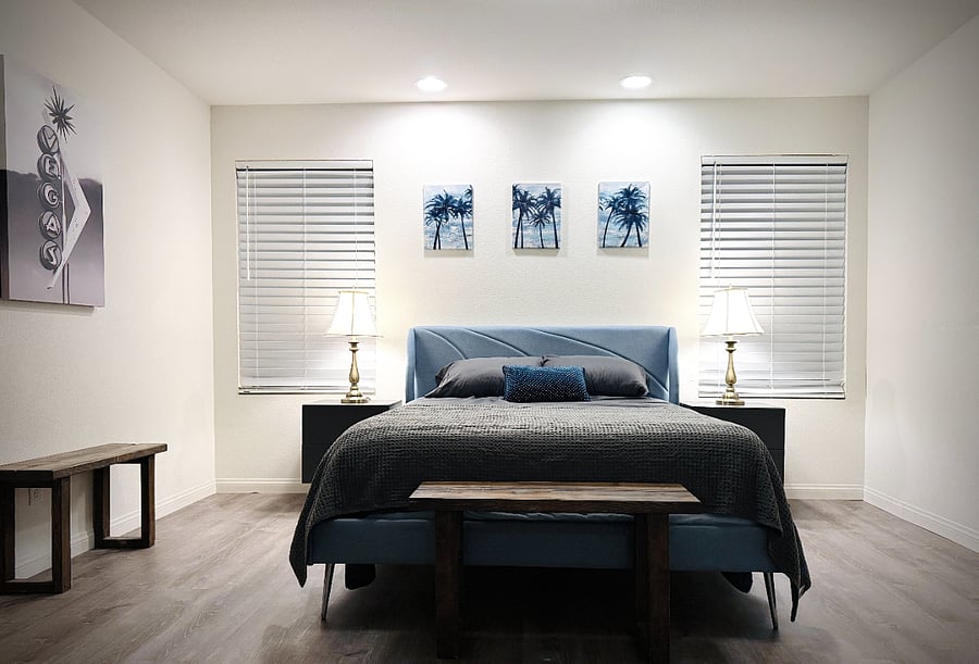 3rd Floor Master Bedroom w/ Queen Bed (18x18)