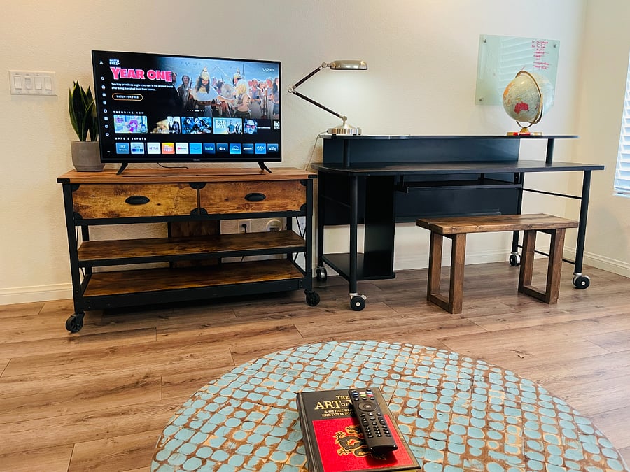 Large TV, Desk, Free highest speed fiber Wi-Fi. Perfect to get all your work done.
