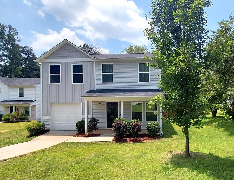 Welcome to home away from home. Modern 2-Story / 3 Bedroom 2.5 Bath w/ garage, fenced backyard and deck. Close to ALL in Winston Salem!