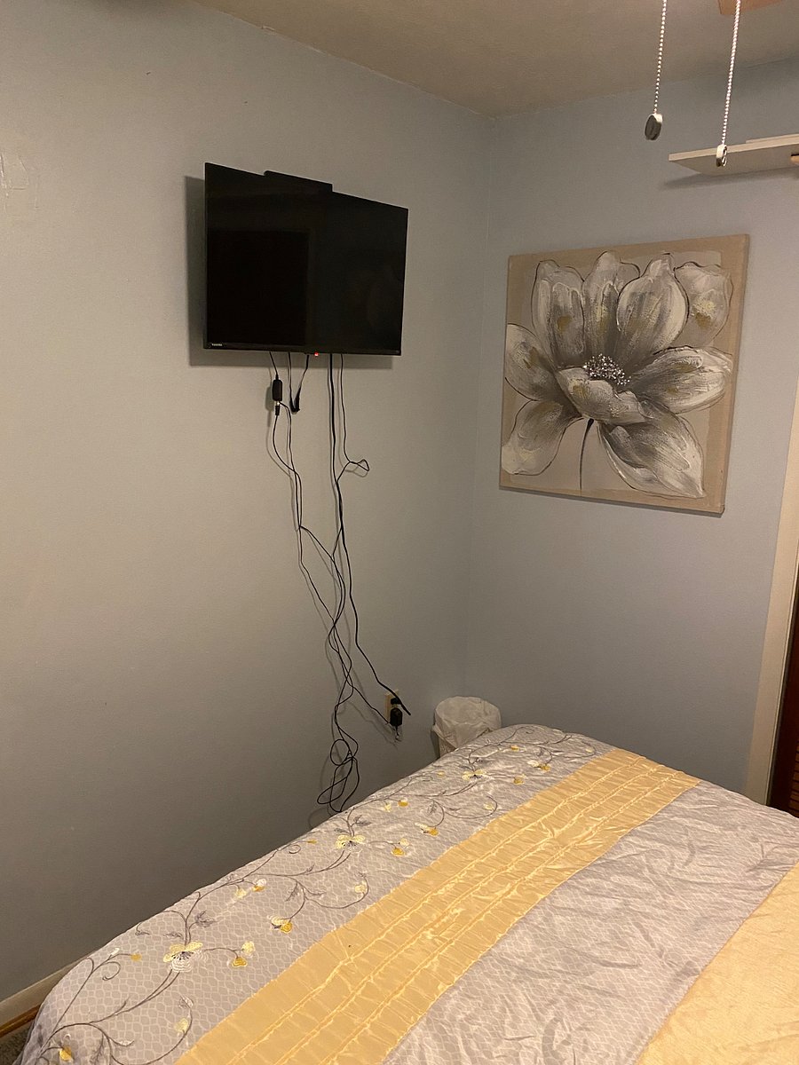 Bedroom 1 tv