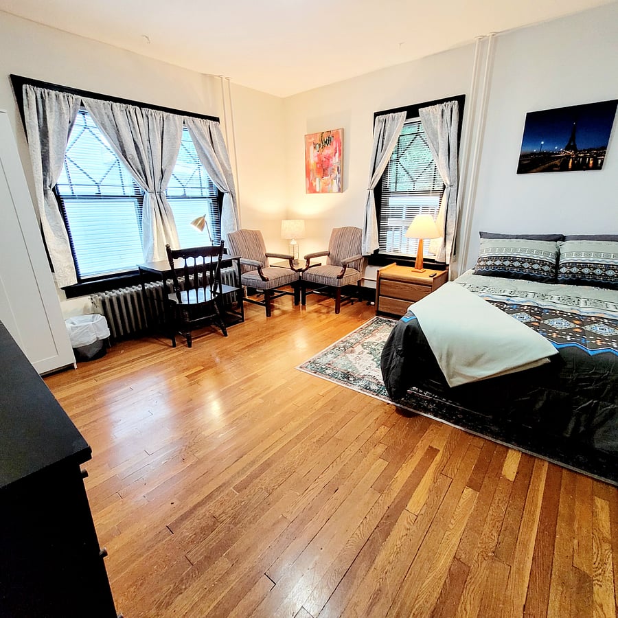 Room  #1 Extra large room with sitting area
 $850- per month 1 person in room
 $1400- per month 2 people sharing  the room