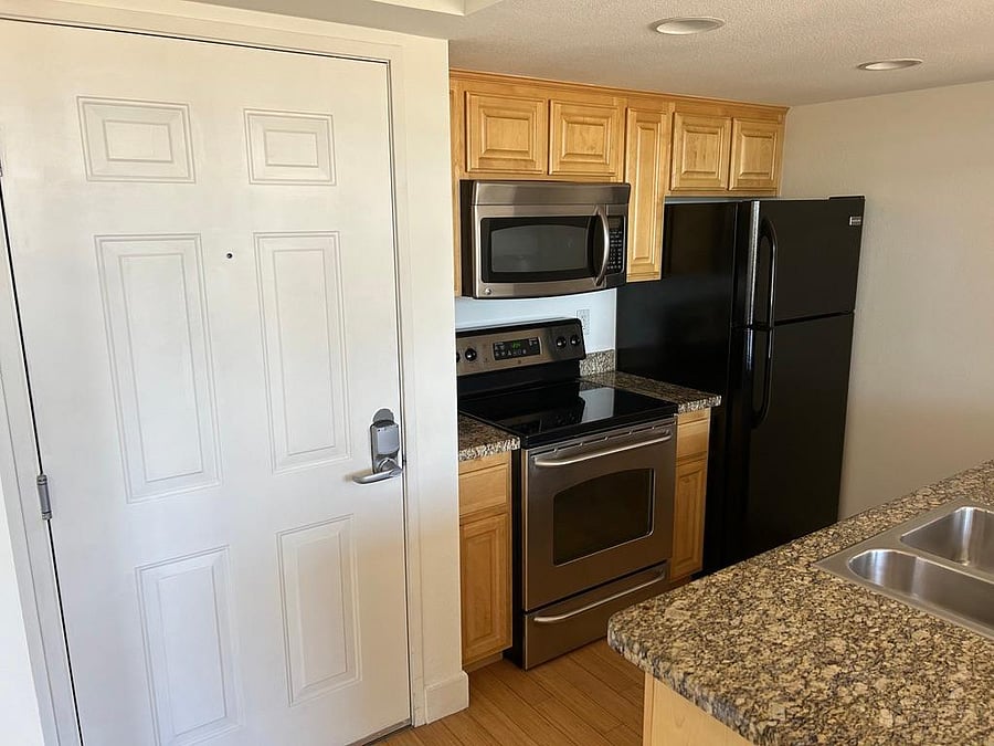 Full kitchen with all appliances