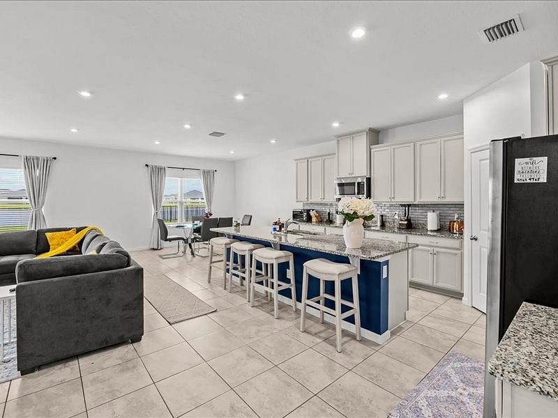 Furnished Finder property 722835_1 photo 6