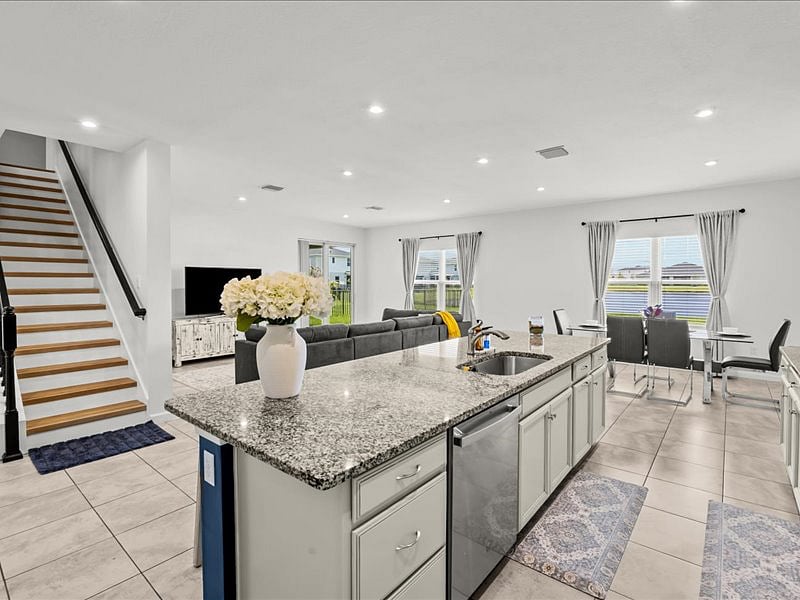 Furnished Finder property 722835_1 photo 12