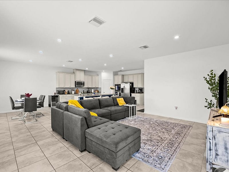 Furnished Finder property 722835_1 photo 15