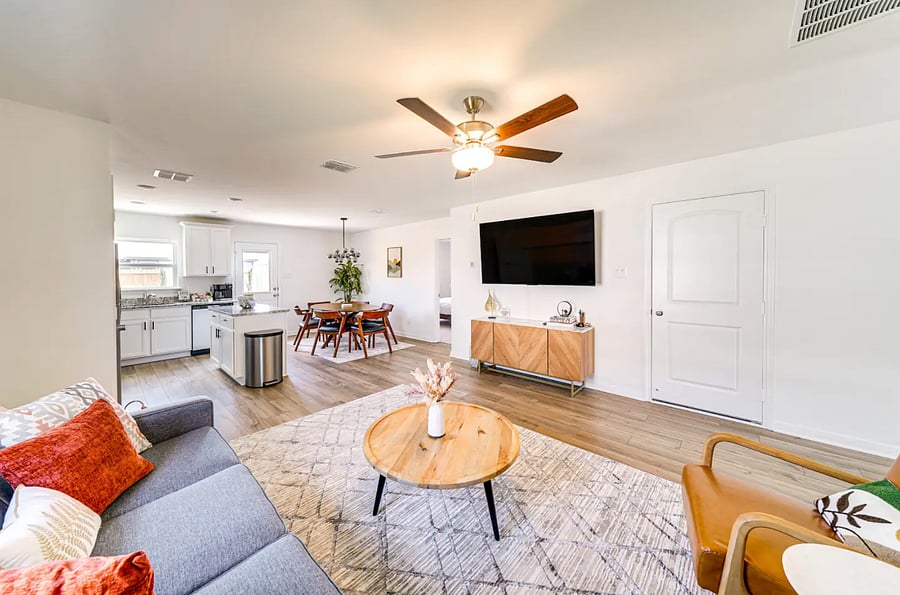 Furnished Finder property 722880_1 photo 3