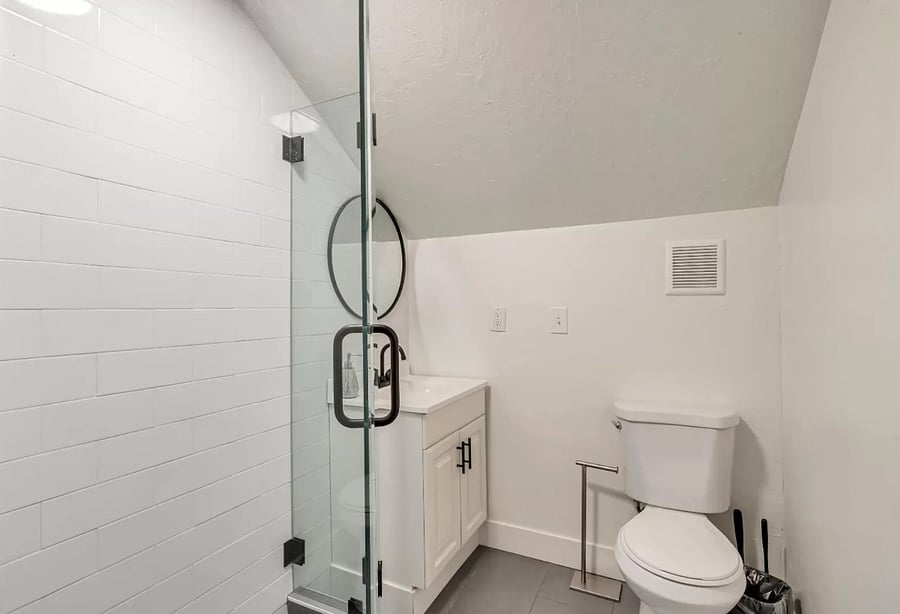 Second floor- shower/bathroom