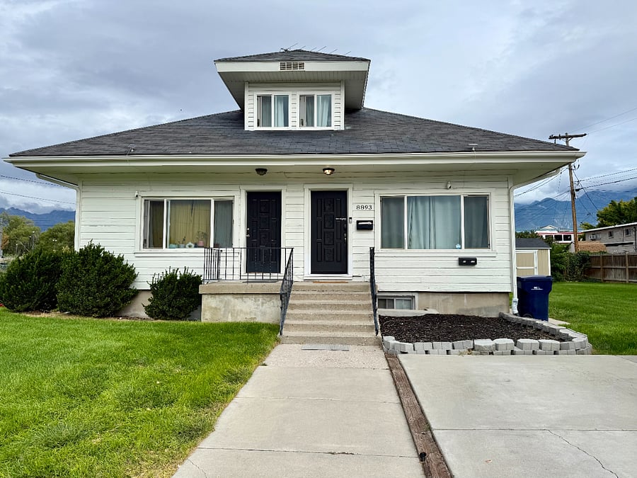 Exterior house (West side)