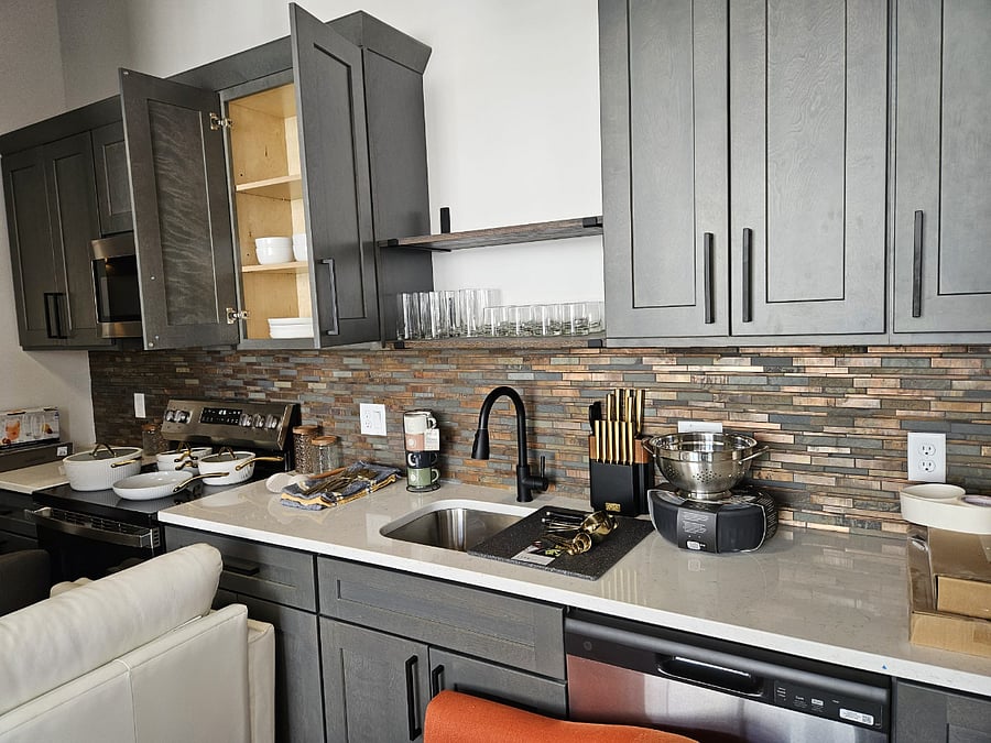 Furnished Finder property 722972_3 photo 2