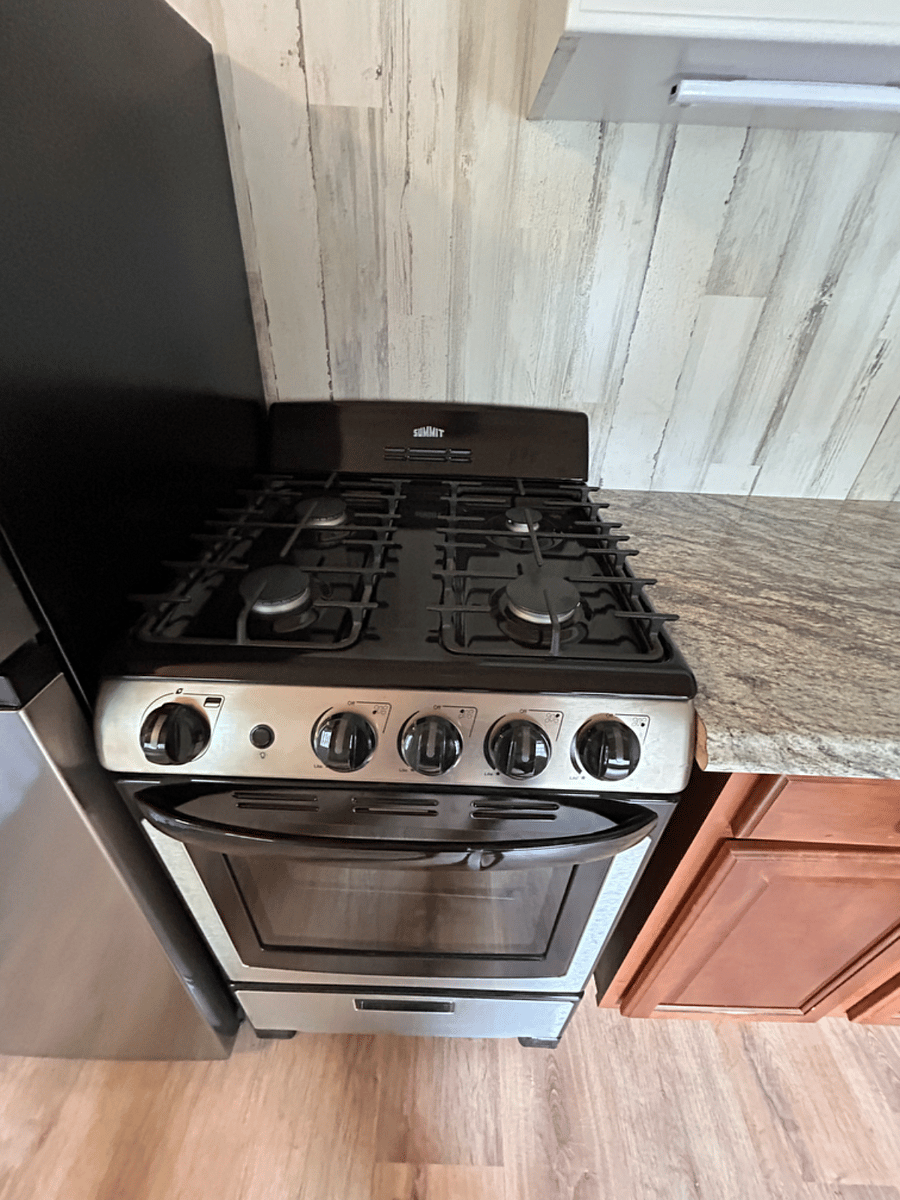 Gas stove