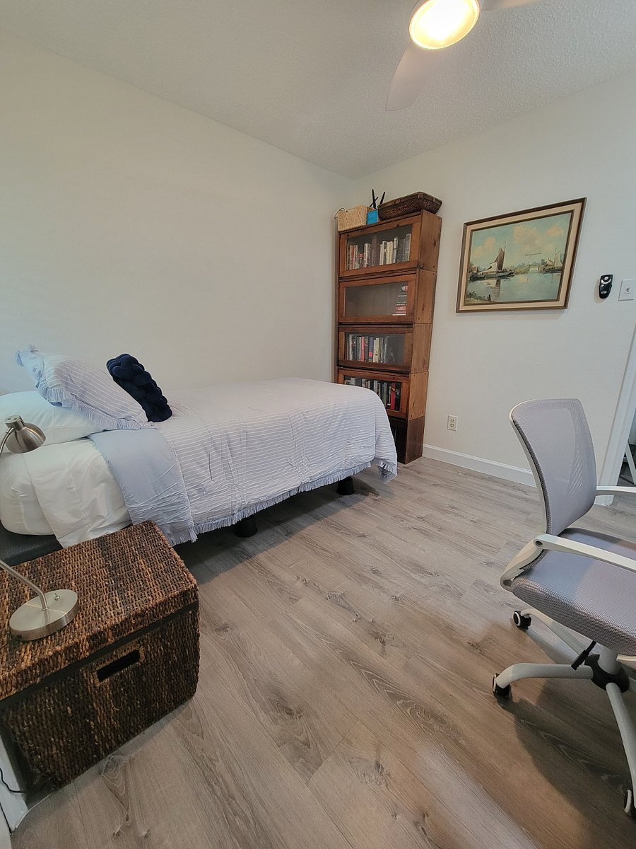 Office/Twin room