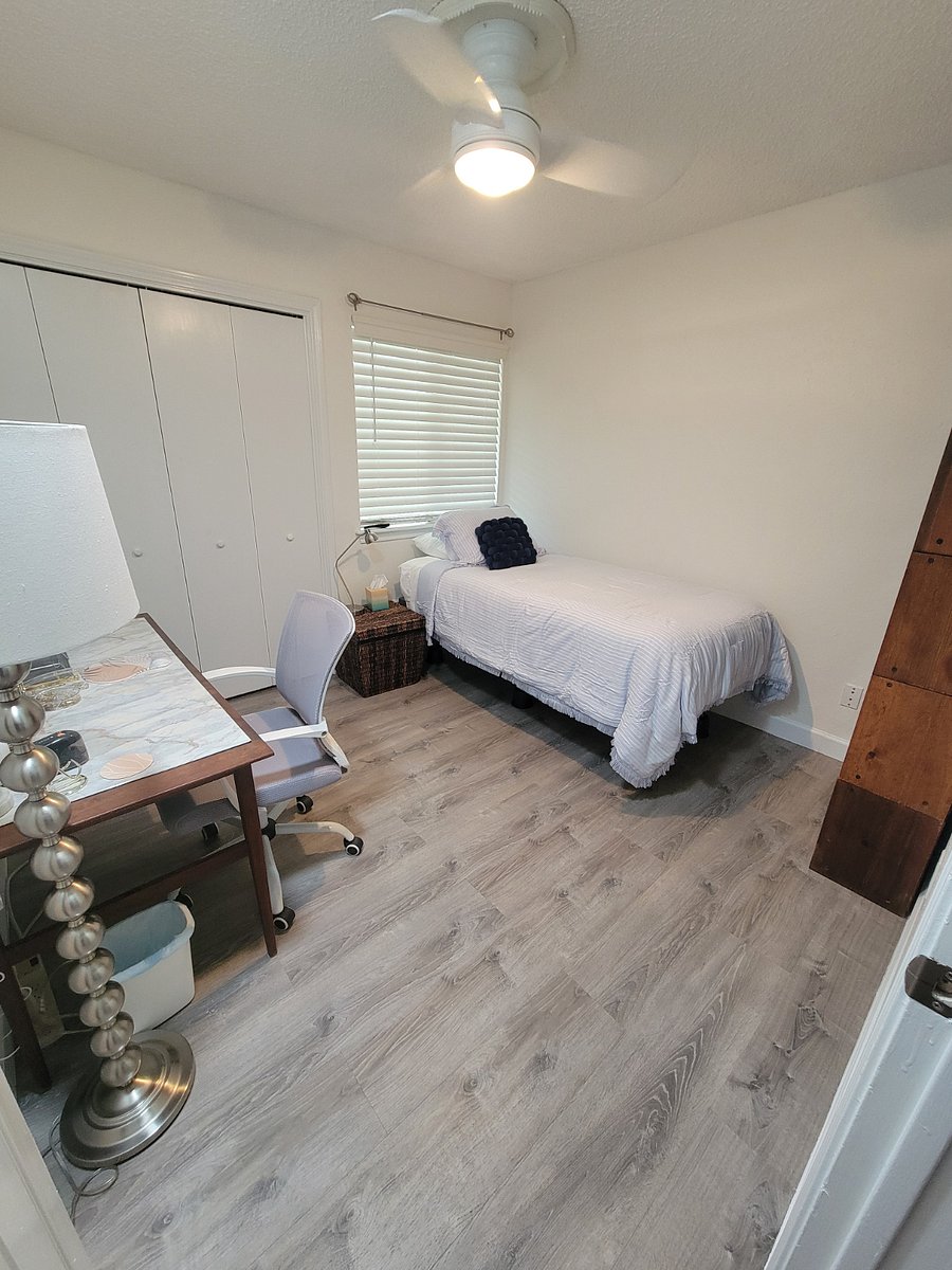 Office/Twin room