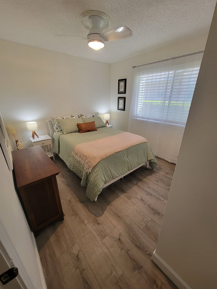 Full size bedroom