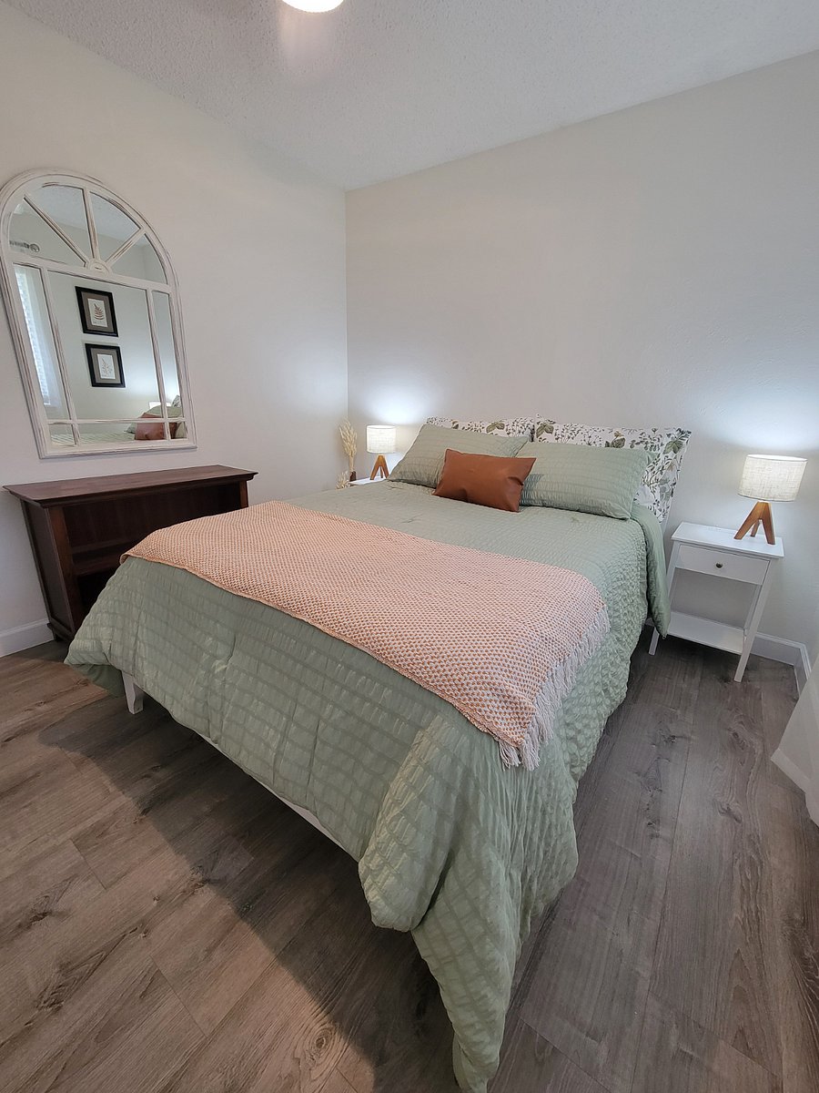 Full size bedroom