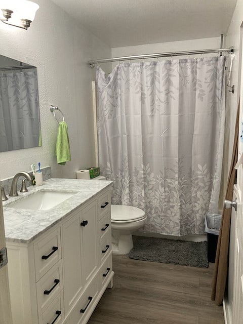 Bathroom (shared)