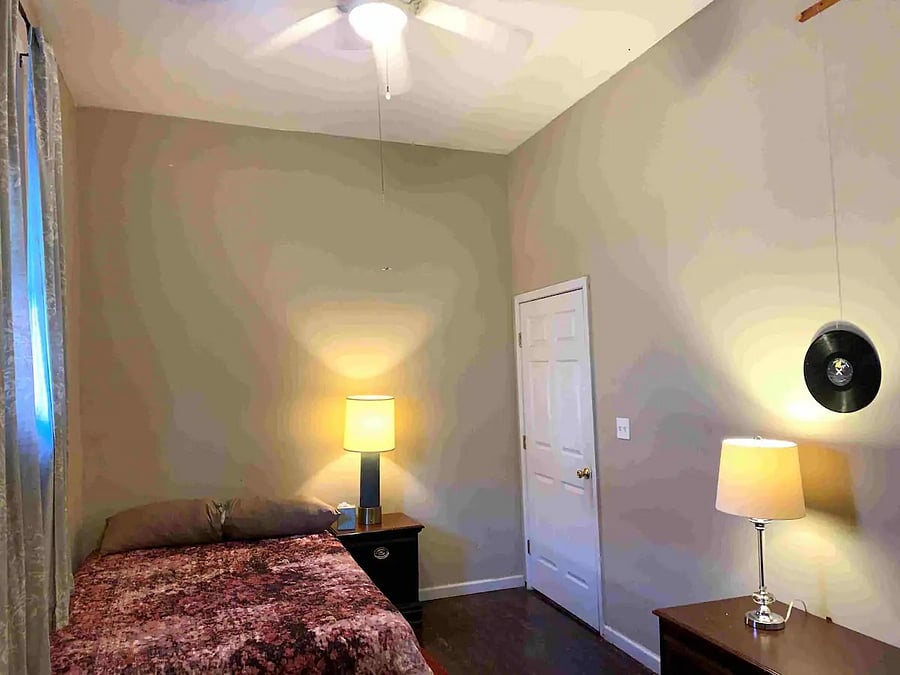 First Bedroom (Queen Bed).