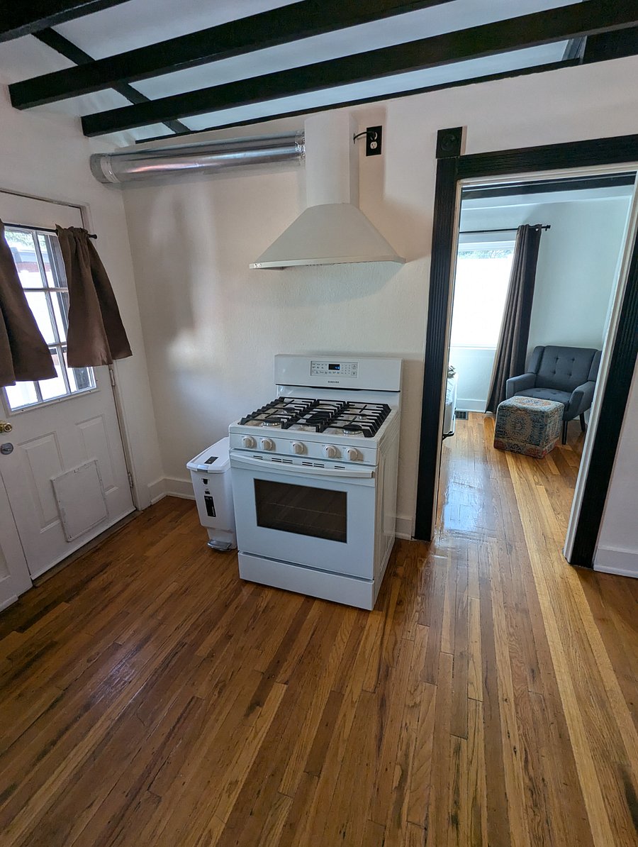 Furnished Finder property 723538_2 photo 8