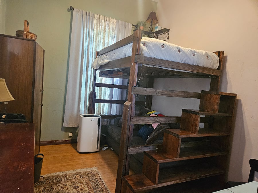Bedroom with loft bed