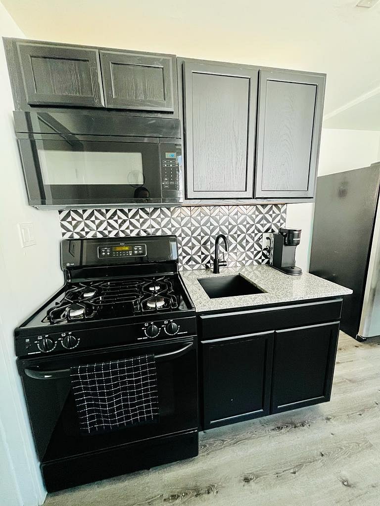 Furnished Finder property 723838_2 photo 8