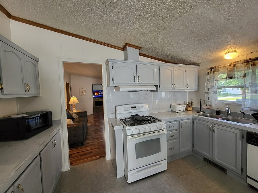 Furnished Finder property 723946_1 photo 4