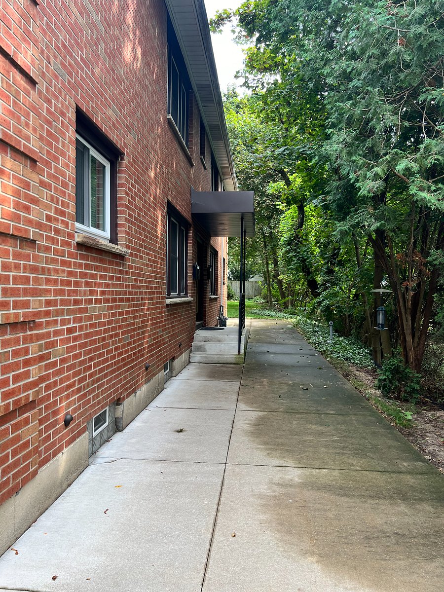 Front entrance to the apartment.
