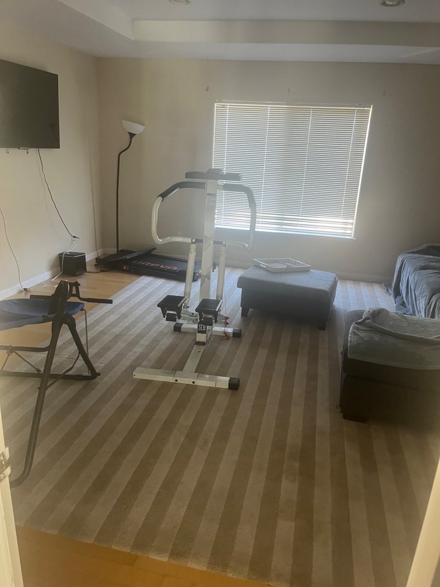 Bonus room
Tv
And office