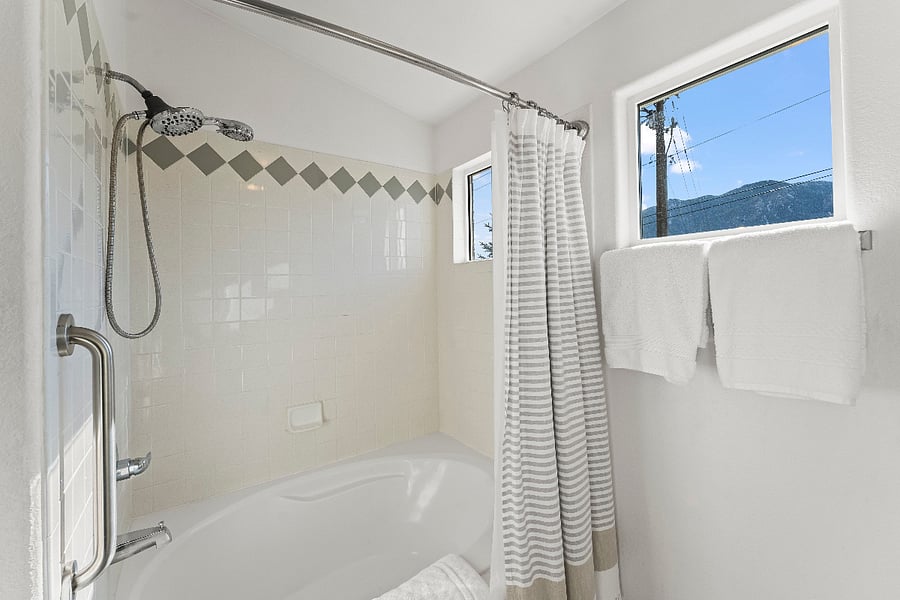 Furnished Finder property 724092_1 photo 26