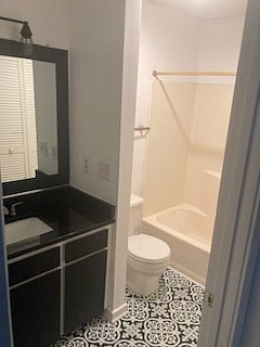 Upstairs Bedroom private bath