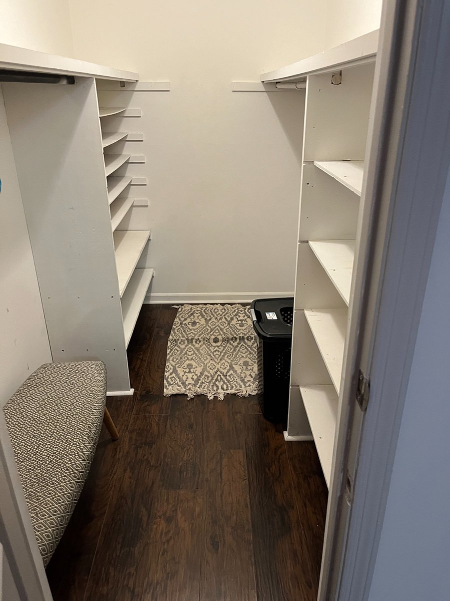 Walk-in closet