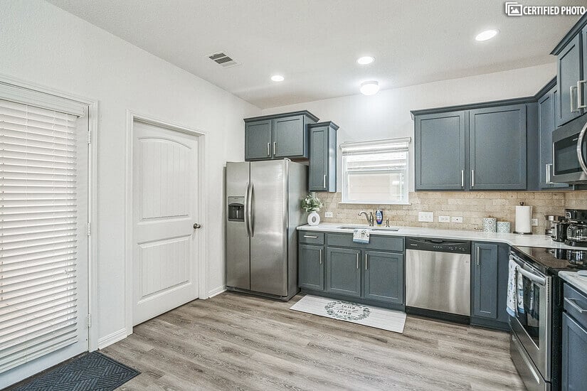 Furnished Finder property 724304_1 photo 11