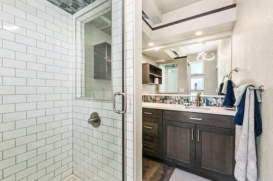 3/4 bath with tiled walkin shower and glass shower suroound