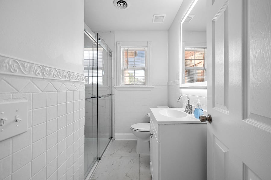 Bathroom Lower Suite