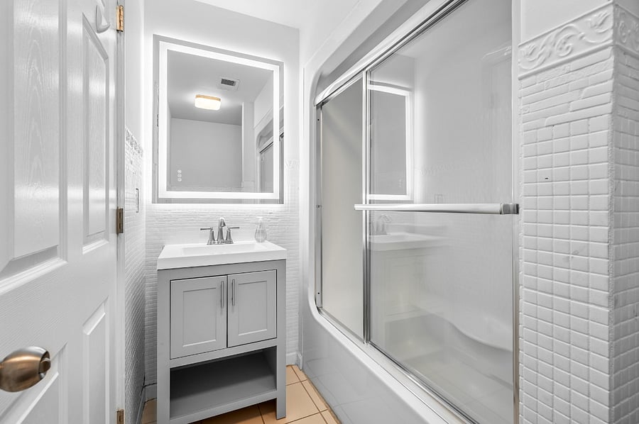 Bathroom #2 - Upper Level