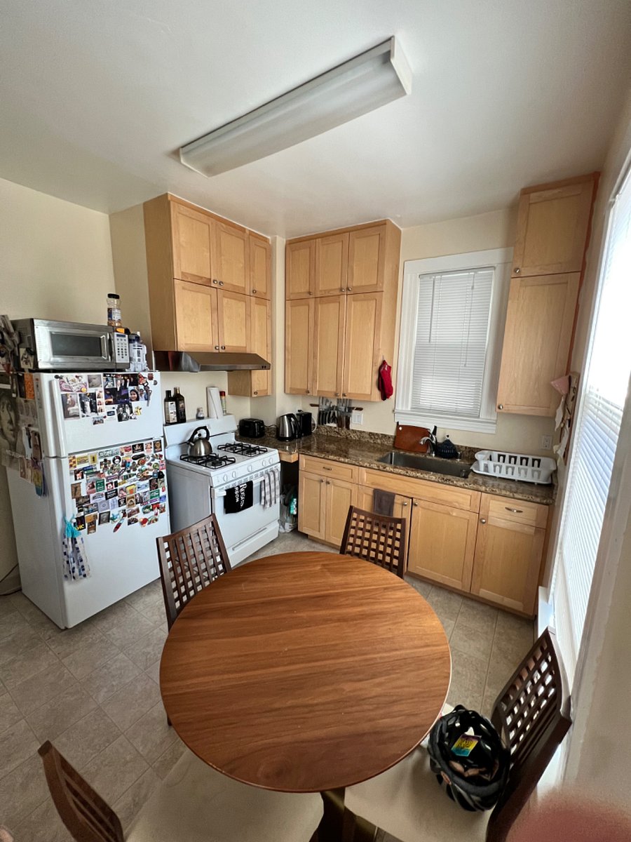 Full kitchen