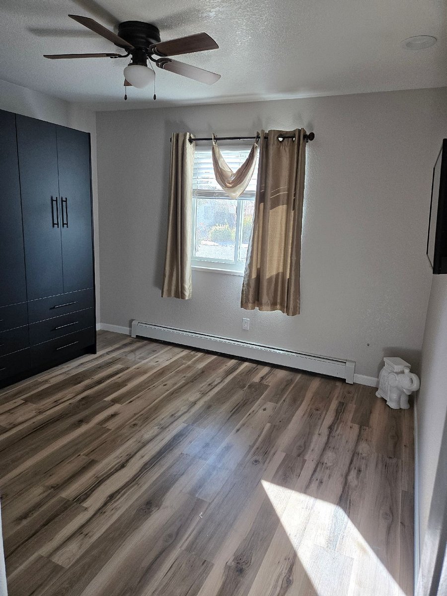 Studio, bright, clean."New"